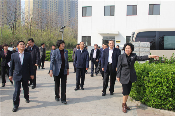 領(lǐng)先資訊丨河北省政協(xié)主席曹素華來(lái)我公司調(diào)研 領(lǐng)先資訊丨河北省政協(xié)主席曹素華來(lái)我公司調(diào)研