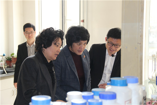 領(lǐng)先資訊丨河北省政協(xié)主席曹素華來(lái)我公司調(diào)研 領(lǐng)先資訊丨河北省政協(xié)主席曹素華來(lái)我公司調(diào)研